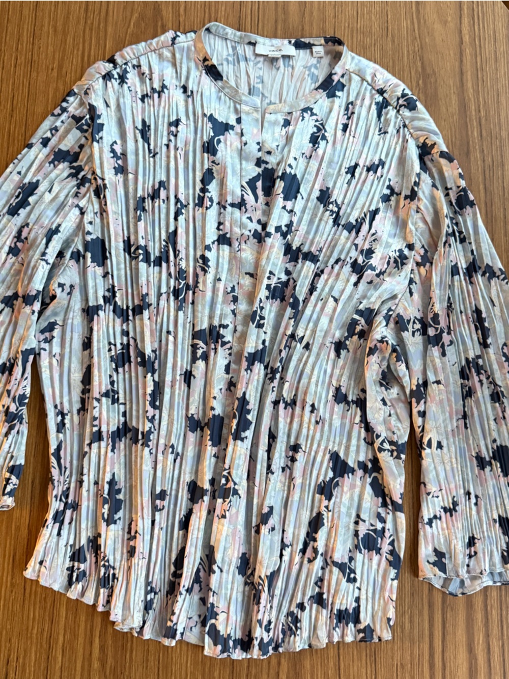 Vince 2X Floral Hidden Button Bell Sleeve Top